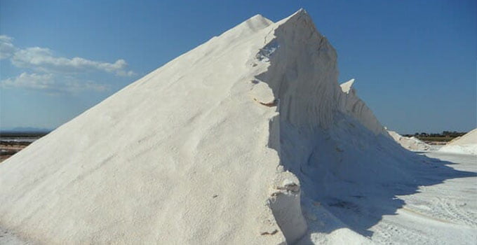 akvaryum için hazırlanan tuzların yığın halinde bir görüntüsü